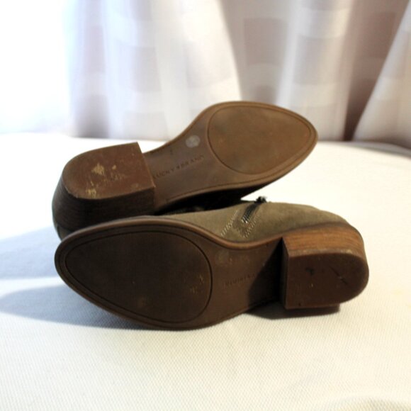 Lucky Brand Taupe Suede Ankle Boots / Booties, 1.75" Stacked Heel, 6M - Picture 9 of 10